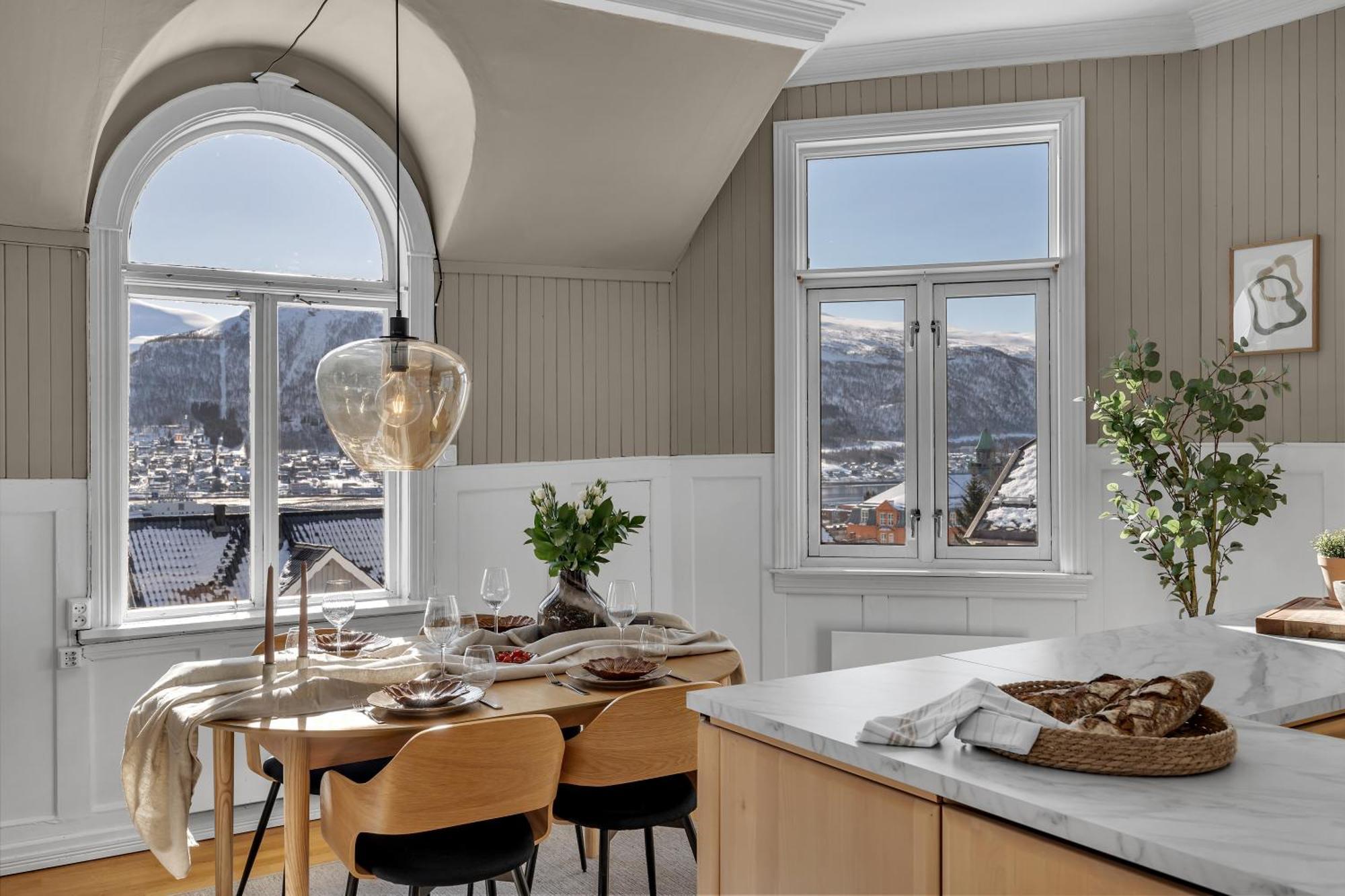 Lovely City Center Apartment With Amazing Views And Free Parking! 特罗姆瑟 外观 照片