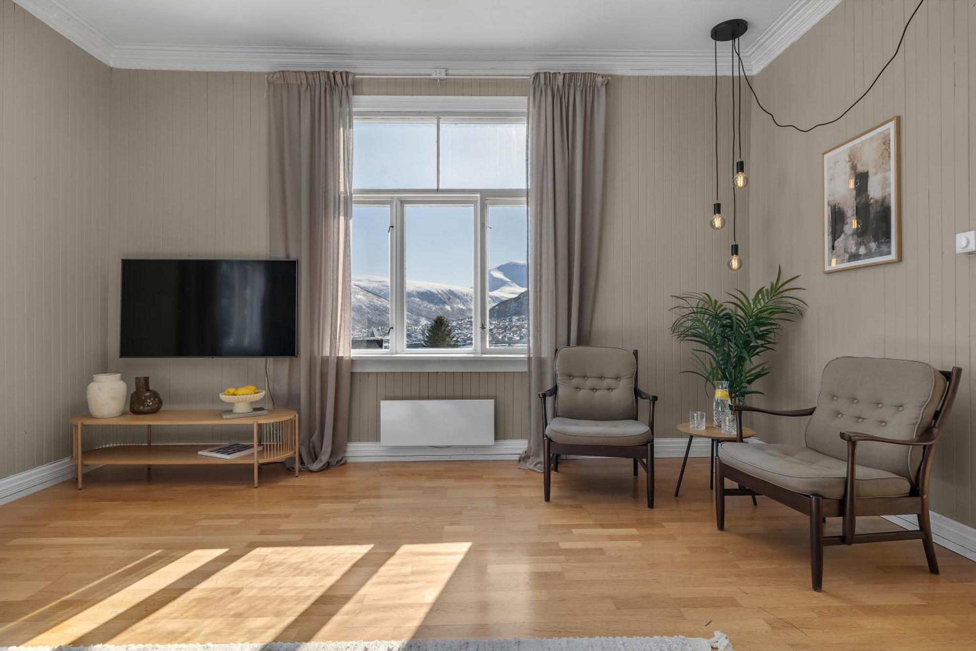 Lovely City Center Apartment With Amazing Views And Free Parking! 特罗姆瑟 外观 照片